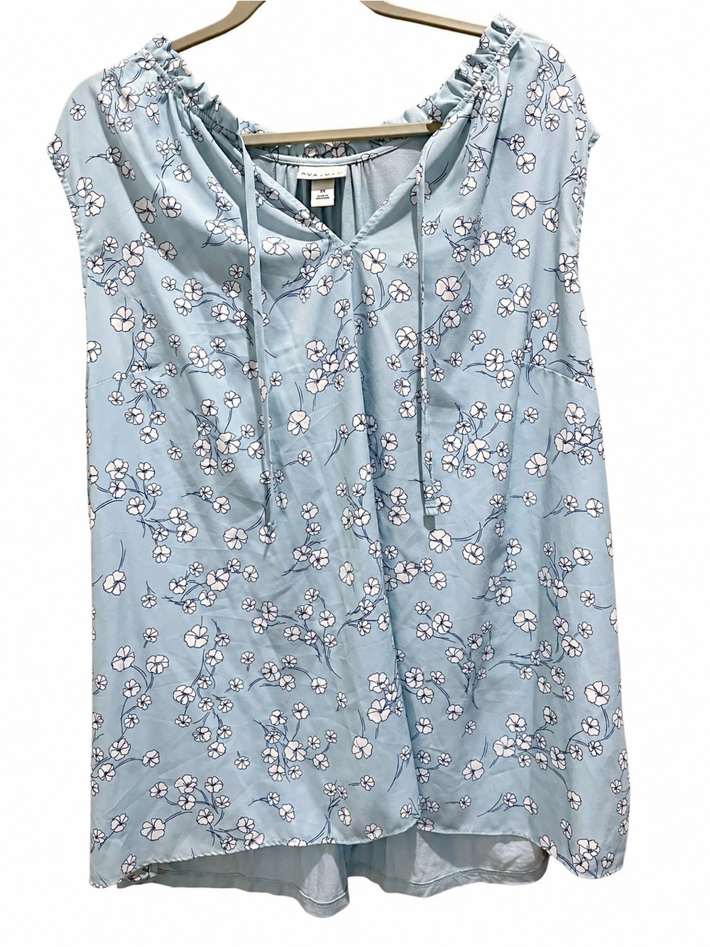 AVA & VIV, Light Blue Soft and Flowy Floral Plus Size Sleeveless Blouse, Size 3X